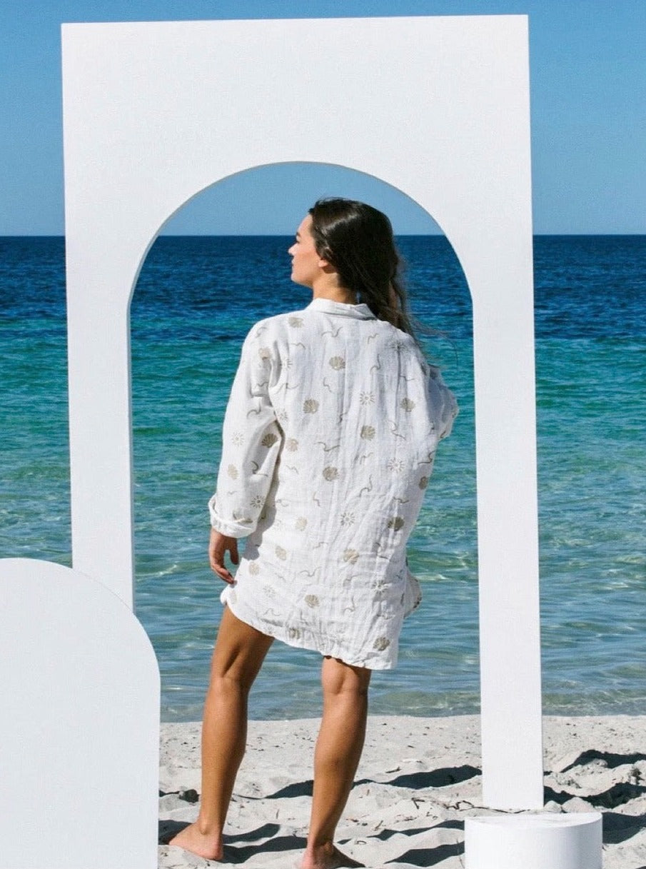 Coast linen shirt back view