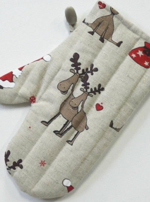 Linen oven mitt with reindeer and red heart print, festive kitchen accessory on white background.