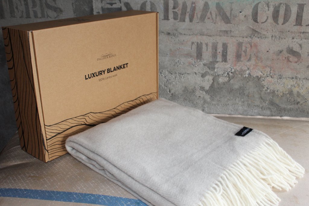 Lambswool blanket cream herringbone