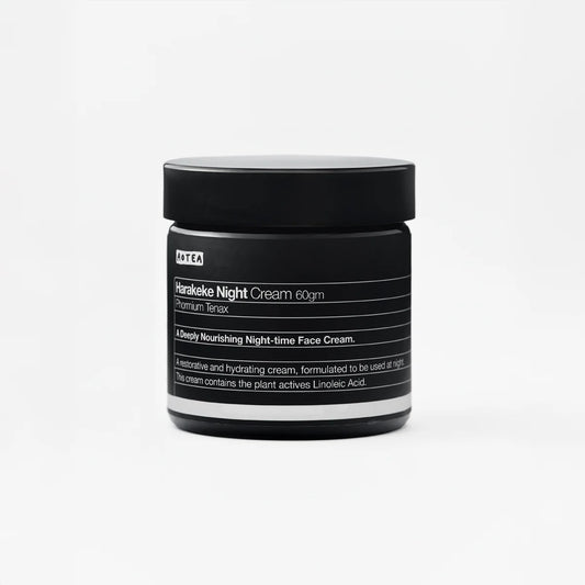 Aotea Harakeke night cream in black container.