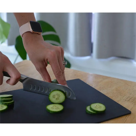Dishy heat resistant chopping board.
