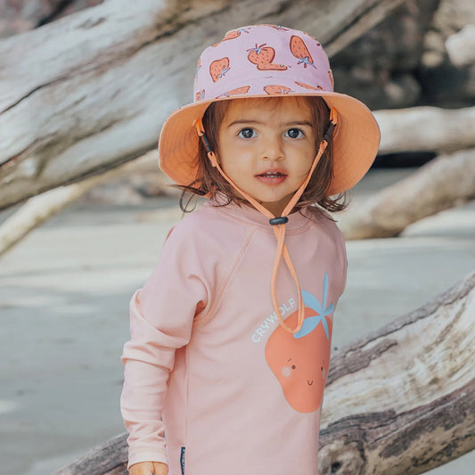 CRYWOLF Bucket Hat Reversible Strawberry Splash