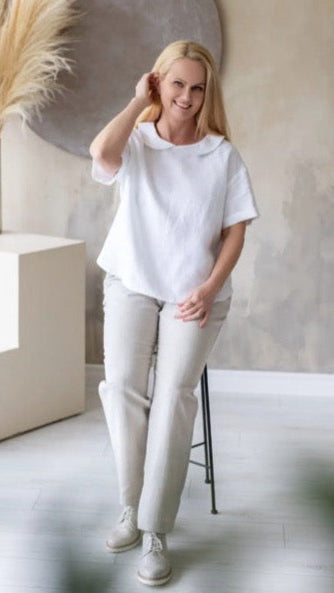 Woman wearing natural linen trouser