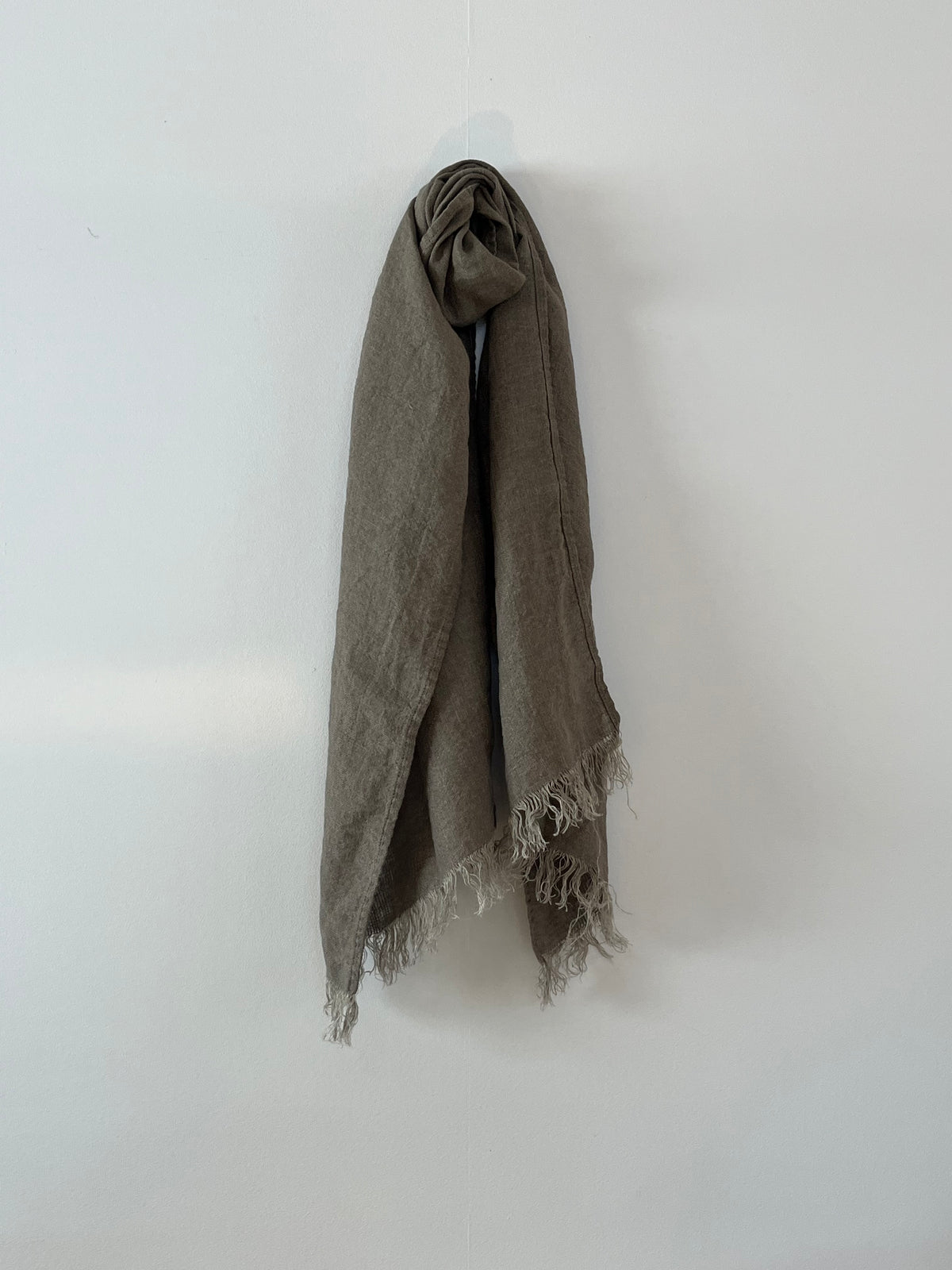 Brown linen scarf with tassles