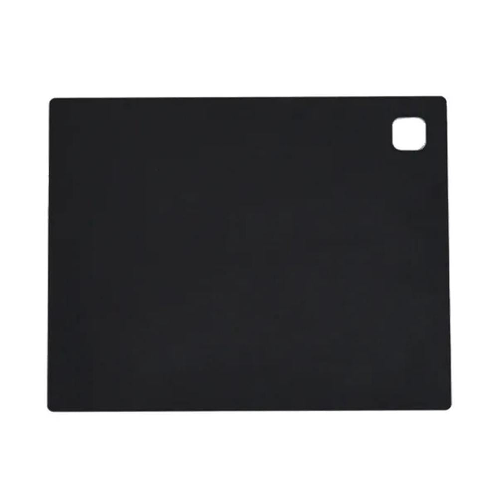 Heat resistant wood chopping board in black.