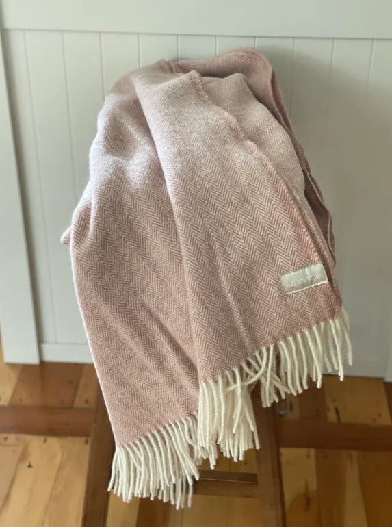 lambswool herringbone blanket pink