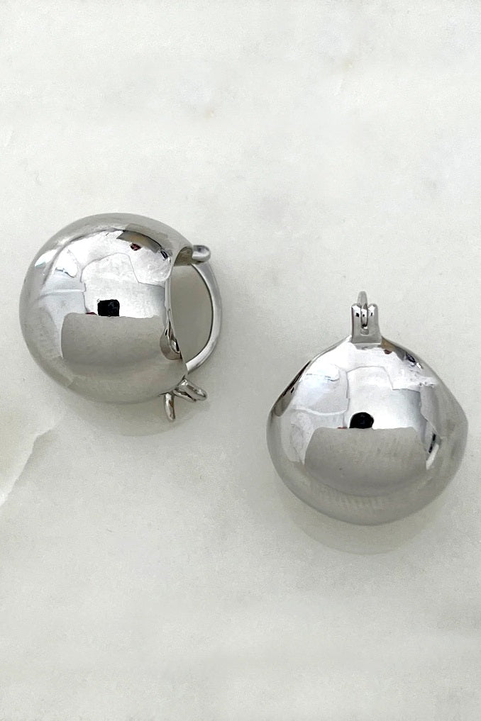 round wide earrings