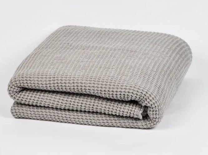 Waffle bed cover light grey